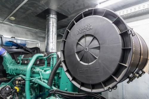ДГУ мощностью 280 кВт в контейнере на шасси и ИБП 60 кВт для здания Администрации Мурманска – фото 24 из 80